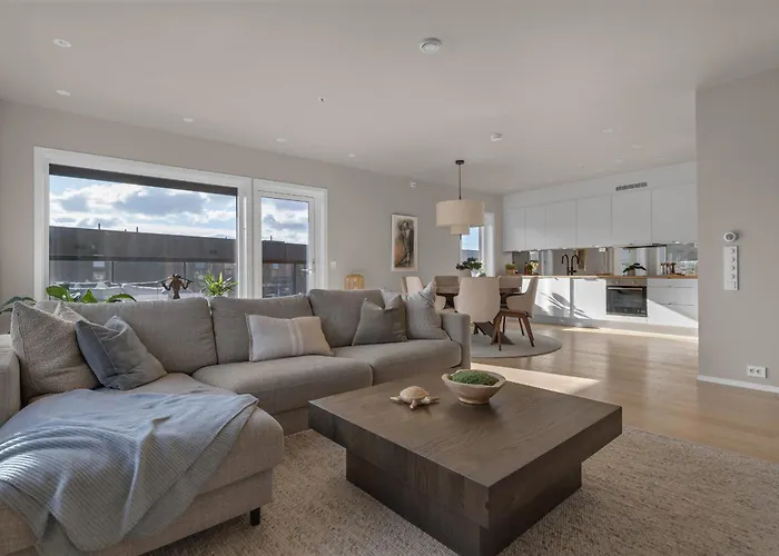 Penthouse With Spectacular Views And Two Balconies Lägenhet *