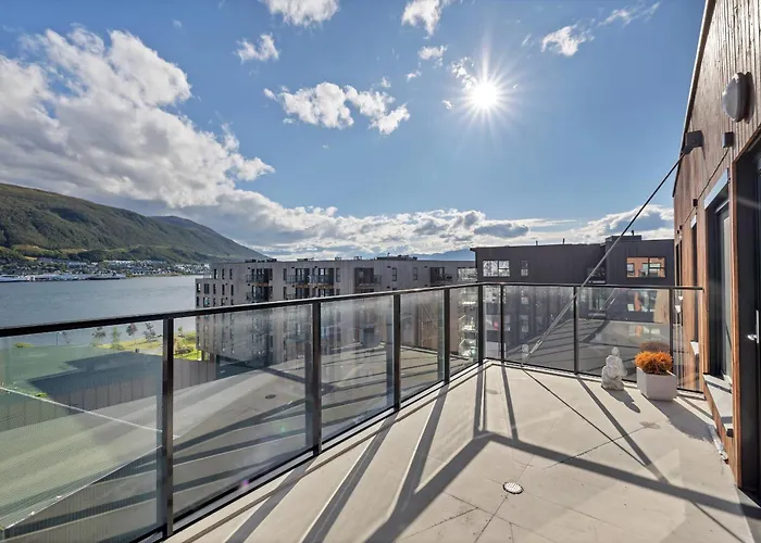 Penthouse With Spectacular Views And Two Balconies Apartamento Tromsø