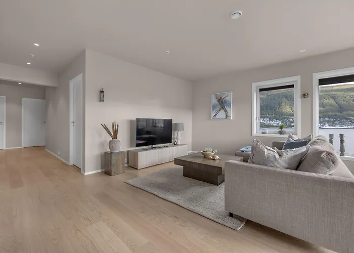 Penthouse With Spectacular Views And Two Balconies Lägenhet *
