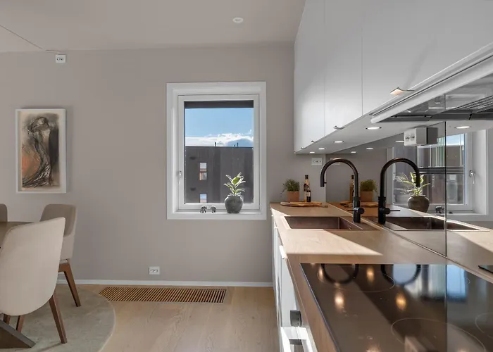 Lägenhet Penthouse With Spectacular Views And Two Balconies *