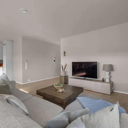 Penthouse With Spectacular Views And Two Balconies 아파트 *