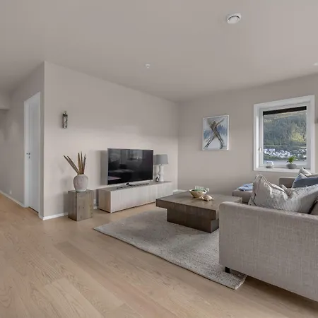 Penthouse With Spectacular Views And Two Balconies 아파트 *