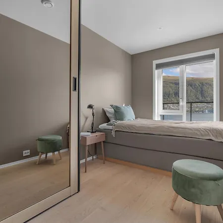아파트 Penthouse With Spectacular Views And Two Balconies *
