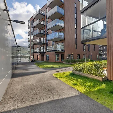 아파트 Penthouse With Spectacular Views And Two Balconies